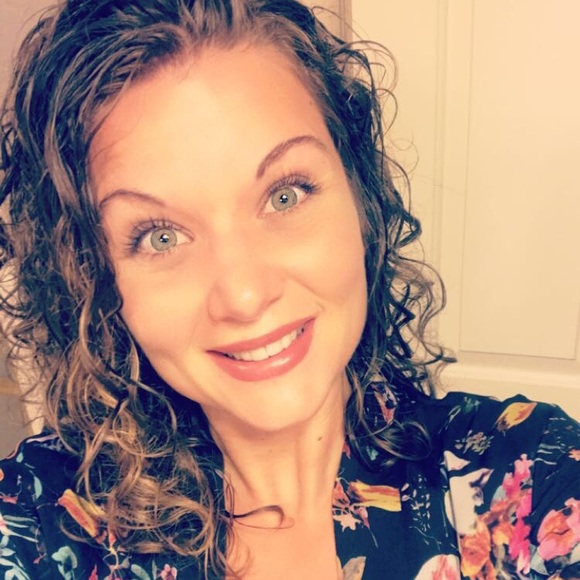 Meet your posher! - Picture 1 of 8